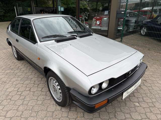 Alfa Romeo GTV