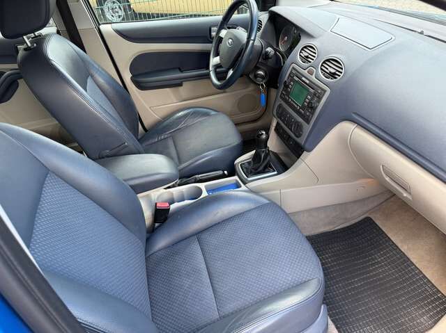 Ford Focus 2.0 16V Titanium *2.Hand*Scheckeft*HU neu*Klimaautom.*SHZ*Teilleder*Tempomat*GJ-Reifen*AHK*