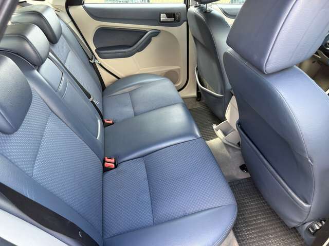 Ford Focus 2.0 16V Titanium *2.Hand*Scheckeft*HU neu*Klimaautom.*SHZ*Teilleder*Tempomat*GJ-Reifen*AHK*