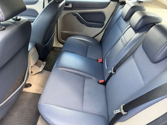 Ford Focus 2.0 16V Titanium *2.Hand*Scheckeft*HU neu*Klimaautom.*SHZ*Teilleder*Tempomat*GJ-Reifen*AHK*