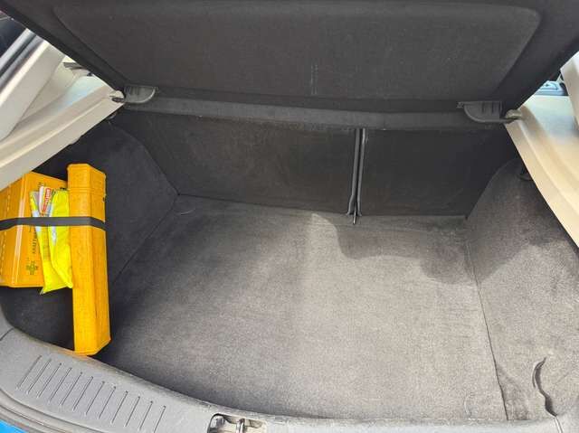 Ford Focus 2.0 16V Titanium *2.Hand*Scheckeft*HU neu*Klimaautom.*SHZ*Teilleder*Tempomat*GJ-Reifen*AHK*