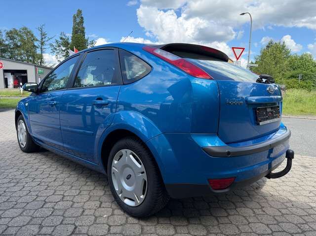 Ford Focus 2.0 16V Titanium *2.Hand*Scheckeft*HU neu*Klimaautom.*SHZ*Teilleder*Tempomat*GJ-Reifen*AHK*