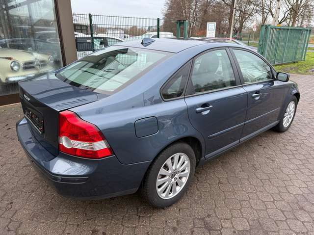 Volvo S40 1.8 Momentum *nur 100 TKM*1.Hand*Scheckheft*eSD*