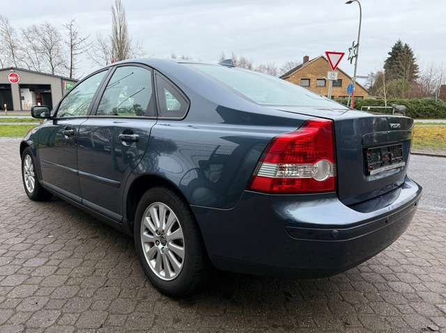 Volvo S40 1.8 Momentum *nur 100 TKM*1.Hand*Scheckheft*eSD*