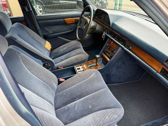 Mercedes-Benz S380 SE W126 *HU neu*H-Kennzeichen*Autom.*eSD*Velours*