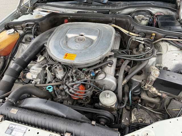 Mercedes-Benz S380 SE W126 *HU neu*H-Kennzeichen*Autom.*eSD*Velours*