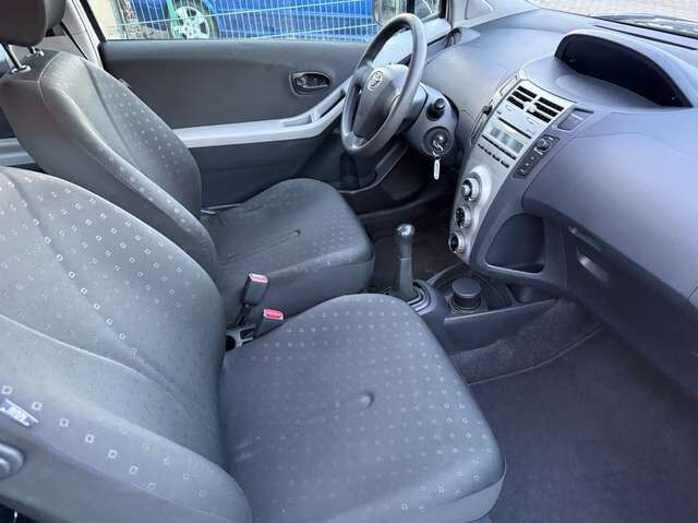 Toyota Yaris 1.0 VVT-i *nur 97 TKM*1.Hand*HU neu*Scheckheft*