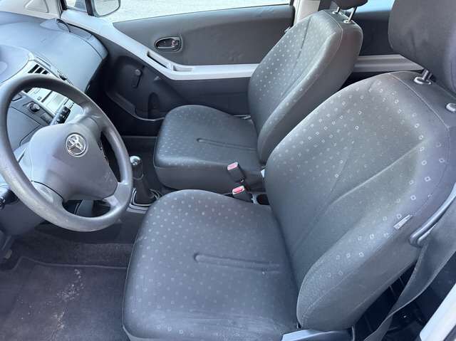 Toyota Yaris 1.0 VVT-i *nur 97 TKM*1.Hand*HU neu*Scheckheft*