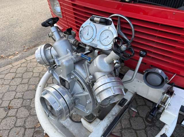 Mercedes-Benz 400 LF 409 Feuerwehr LF 8 Düdo *nur 18 TKM*1.Hand*AHK*HU 8/2027*