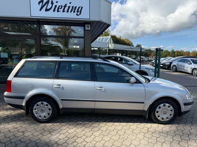 VW Passat Variant Passat 1.8 5V Turbo Comfortline *nur 134 TKM*Scheckheft*Xenon*aAHK*