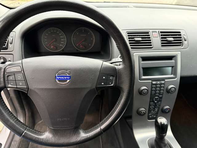 Volvo V50 2.0D Momentum *nur 131 TKM*HU a.W. neu*2.Hand*Xenon*