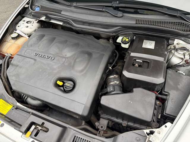 Volvo V50 2.0D Momentum *nur 131 TKM*HU a.W. neu*2.Hand*Xenon*