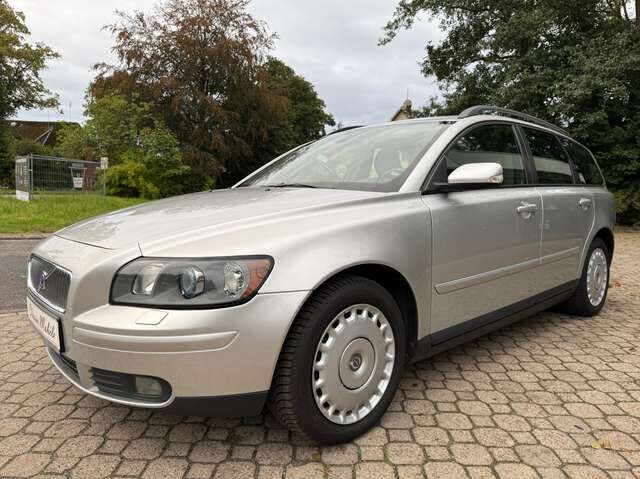 Volvo V50 2.0D Momentum *nur 131 TKM*HU a.W. neu*2.Hand*Xenon*