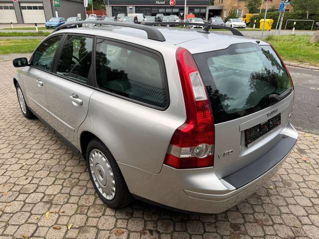 Volvo V50 2.0D Momentum *nur 131 TKM*HU a.W. neu*2.Hand*Xenon*