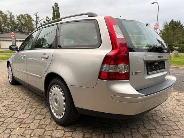 Volvo V50 2.0D Momentum *nur 131 TKM*HU a.W. neu*2.Hand*Xenon*