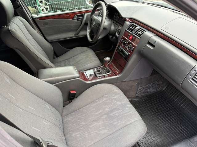 Mercedes-Benz E200 T Kompressor Classic *HU 6/2027*Klima*aAHK*eSD*