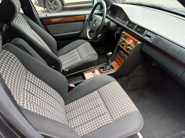 Mercedes-Benz Baureihe 124 200 TE W124 *HU/AU 3/2028*H-Kennzeichen*5-Gang*eSSD*aAHK*13 Jahre letzter Besitz*