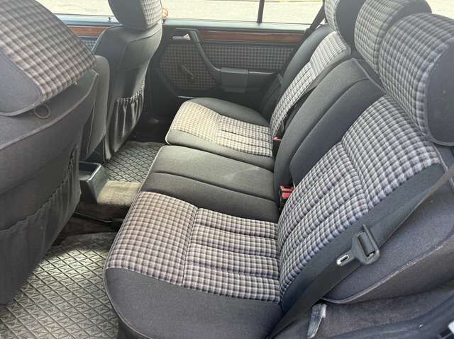 Mercedes-Benz Baureihe 124 200 TE W124 *HU/AU 3/2028*H-Kennzeichen*5-Gang*eSSD*aAHK*13 Jahre letzter Besitz*