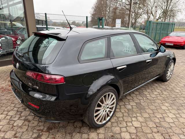 Alfa Romeo 159 Sportwagon 2.2 JTS 16V Distinctive *Bi-Xenon*Leder