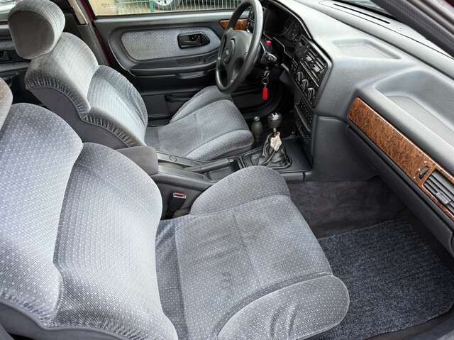 Ford Scorpio 2.0i *HU 6/2027*AHK*eFH*ABS*ZV*5-Gang*eSpiegel*