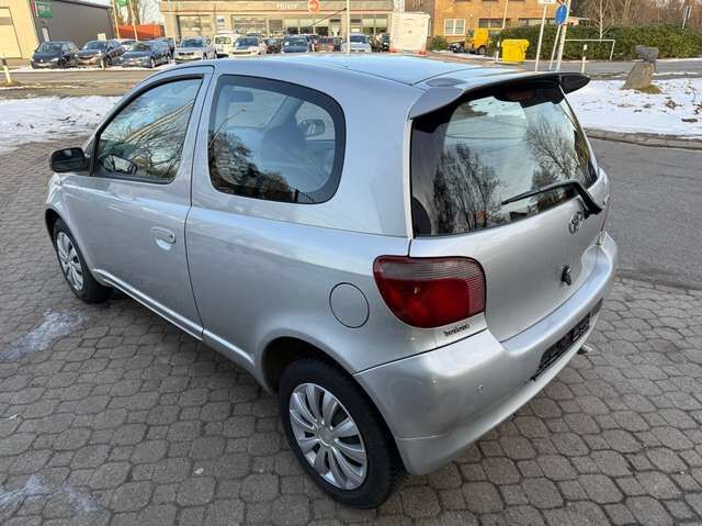 Toyota Yaris 1.3 Linea Terra *nur 85 TKM*HU neu*Klima*PDC*eFH*