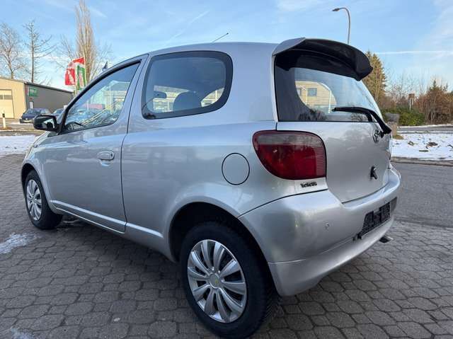 Toyota Yaris 1.3 Linea Terra *nur 85 TKM*HU neu*Klima*PDC*eFH*