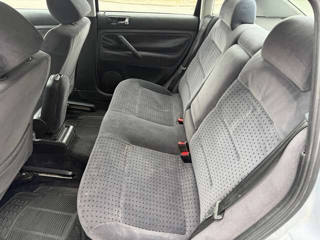 VW Passat 1.6 *nur 119 TKM*HU neu*Klimaautomatik*Velours*