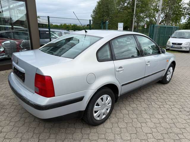 VW Passat 1.6 *nur 119 TKM*HU neu*Klimaautomatik*Velours*