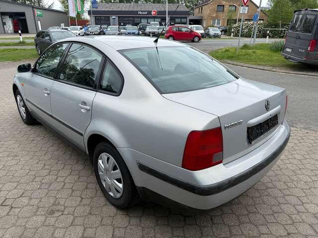 VW Passat 1.6 *nur 119 TKM*HU neu*Klimaautomatik*Velours*