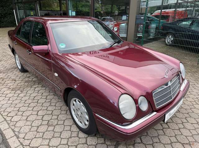 Mercedes-Benz E230 Elegance W210 *HU 10/2027*Automatik*Klima*aAHK*GJ-Reifen*