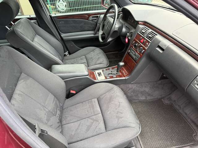 Mercedes-Benz E230 Elegance W210 *HU 10/2027*Automatik*Klima*aAHK*GJ-Reifen*