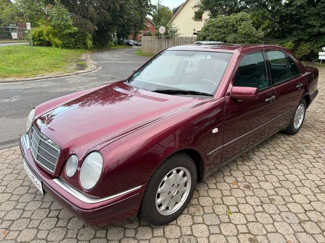 Mercedes-Benz E230 Elegance W210 *HU 10/2027*Automatik*Klima*aAHK*GJ-Reifen*