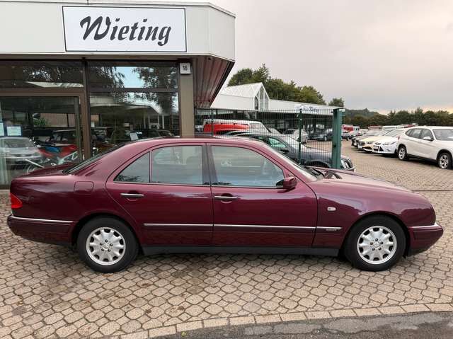Mercedes-Benz E230 Elegance W210 *HU 10/2027*Automatik*Klima*aAHK*GJ-Reifen*