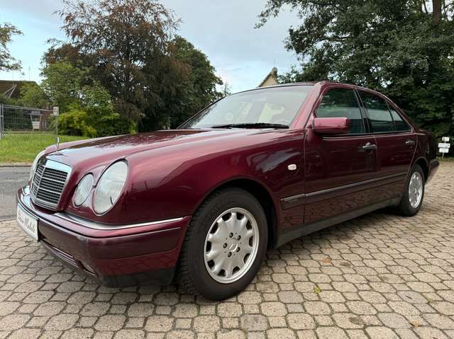 Mercedes-Benz E230 Elegance W210 *HU 10/2027*Automatik*Klima*aAHK*GJ-Reifen*