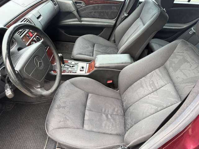 Mercedes-Benz E230 Elegance W210 *HU 10/2027*Automatik*Klima*aAHK*GJ-Reifen*