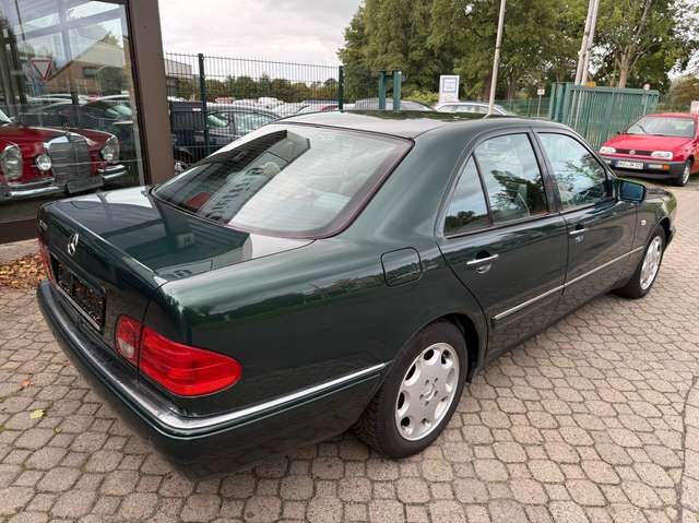Mercedes-Benz E430 Avantgarde W210 *HU neu*2.Hand*Scheckheft*Leder*PDC*SHZ*Klimaautom.*