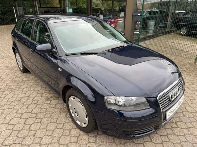 Audi A3 1.6 Sportback Attraction *nur 32.500 km!*1.Hand*Scheckheft*Klimaautomatik*