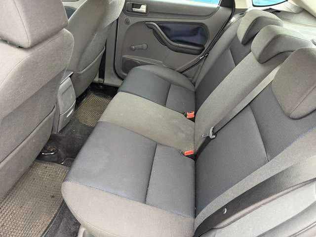 Ford Focus 2.0 16V Sport *Kupplungspedal liegt am Boden!*