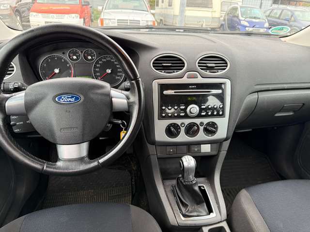 Ford Focus 2.0 16V Sport *Kupplungspedal liegt am Boden!*