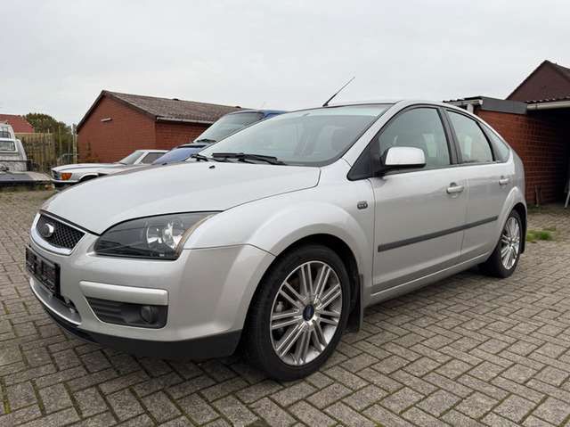 Ford Focus 2.0 16V Sport *Kupplungspedal liegt am Boden!*