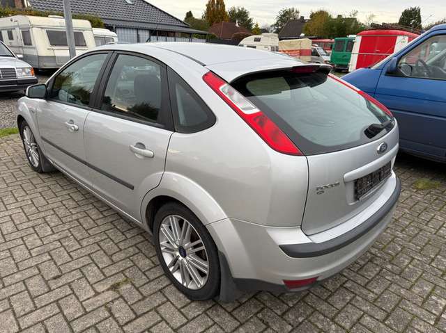 Ford Focus 2.0 16V Sport *Kupplungspedal liegt am Boden!*