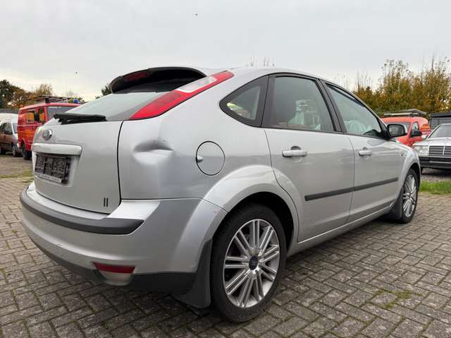 Ford Focus 2.0 16V Sport *Kupplungspedal liegt am Boden!*