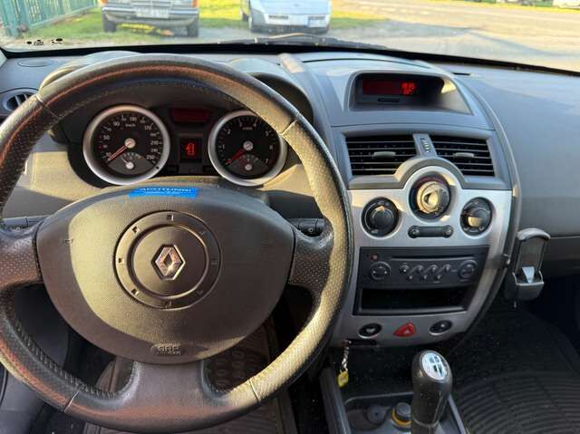 Renault Megane 1.6 Coupe-Cabriolet Dynamique *Dach ohne Funktion*aAHK*PDC*GJ-Reifen*