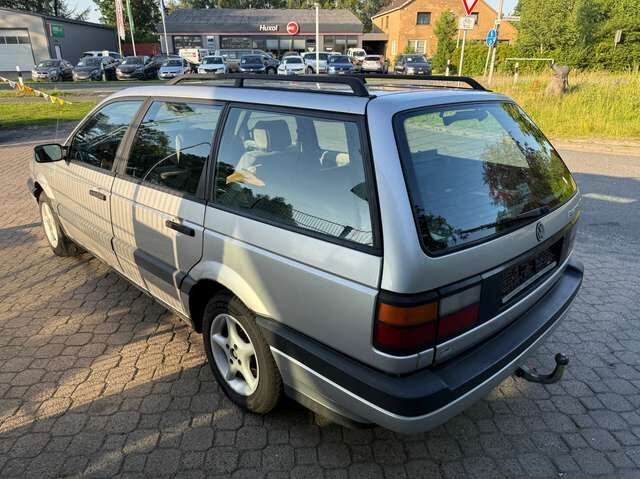 VW Passat Variant 1.8 GL *braucht Arbeit*AHK*eSD*GJ-Reifen*