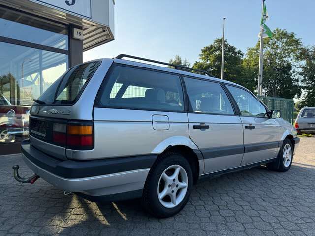 VW Passat Variant 1.8 GL *braucht Arbeit*AHK*eSD*GJ-Reifen*