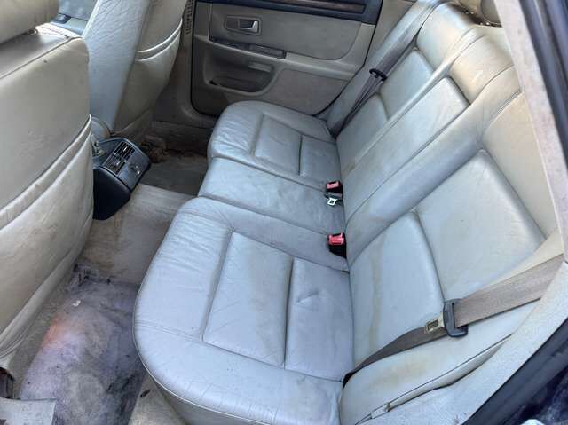 Audi S8 4.2 *6-Gang Schalter*ungepflegt*läuft+fährt*