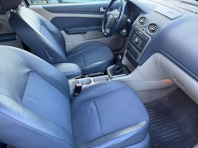 Ford Focus 1.6 16V Titanium *nur 61 TKM*HU neu*Klimaautom.*Teilleder*GJ-Reifen*