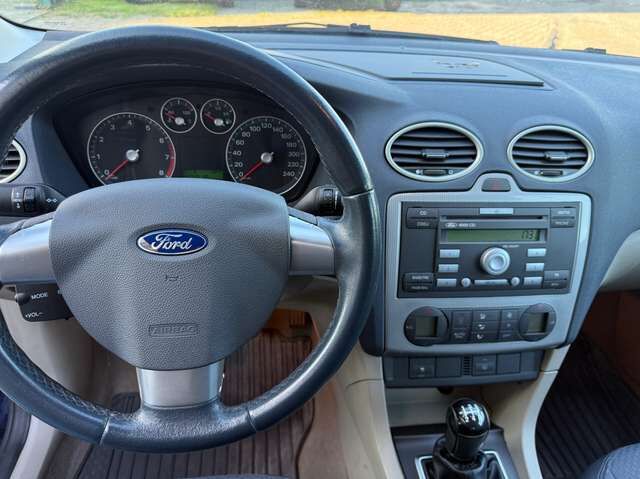 Ford Focus 1.6 16V Titanium *nur 61 TKM*HU neu*Klimaautom.*Teilleder*GJ-Reifen*