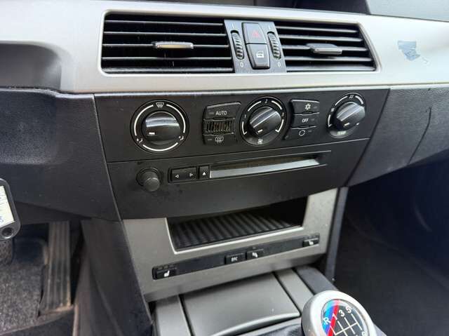 BMW 523 i E60 *HU 10/2026*Klima*SHZ*PDC*17Alu*GJ-Reifen*Scheckheft*