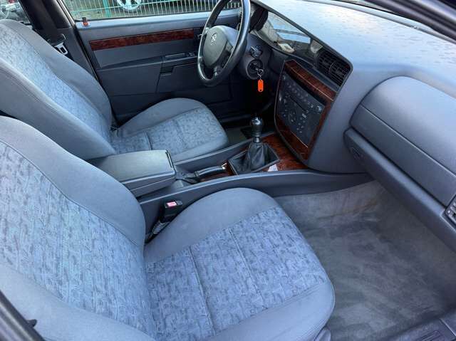 Opel Omega B Caravan 2.2 16 V *nur 124 TKM*HU neu*2.Hand*AHK*